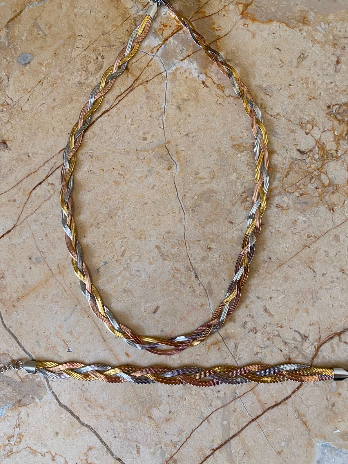 BRAID NECKLACE