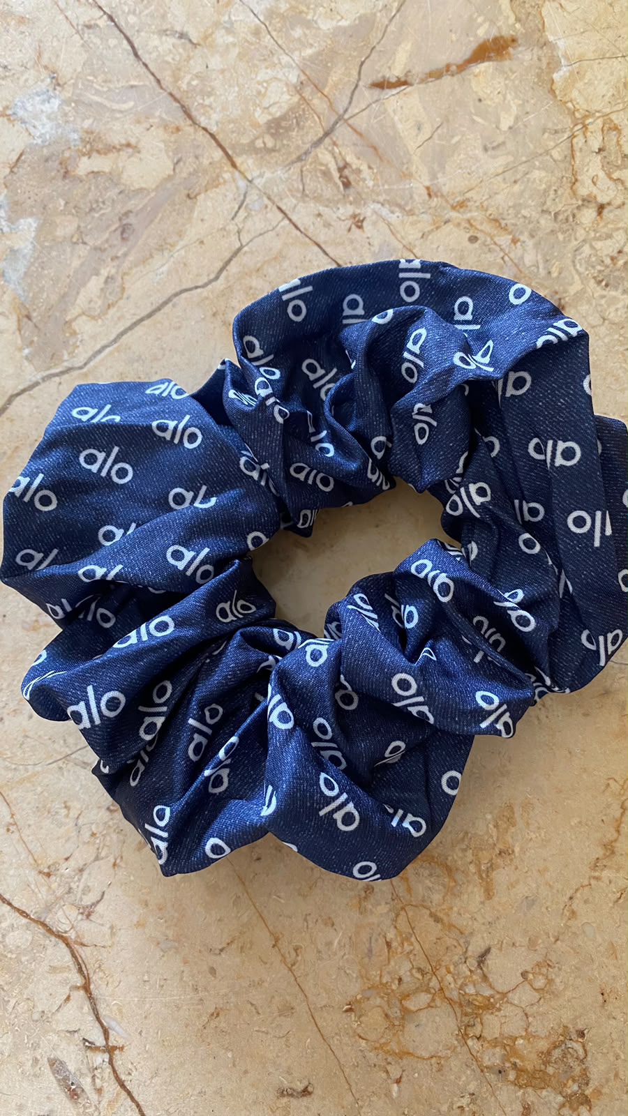 alo scrunchie