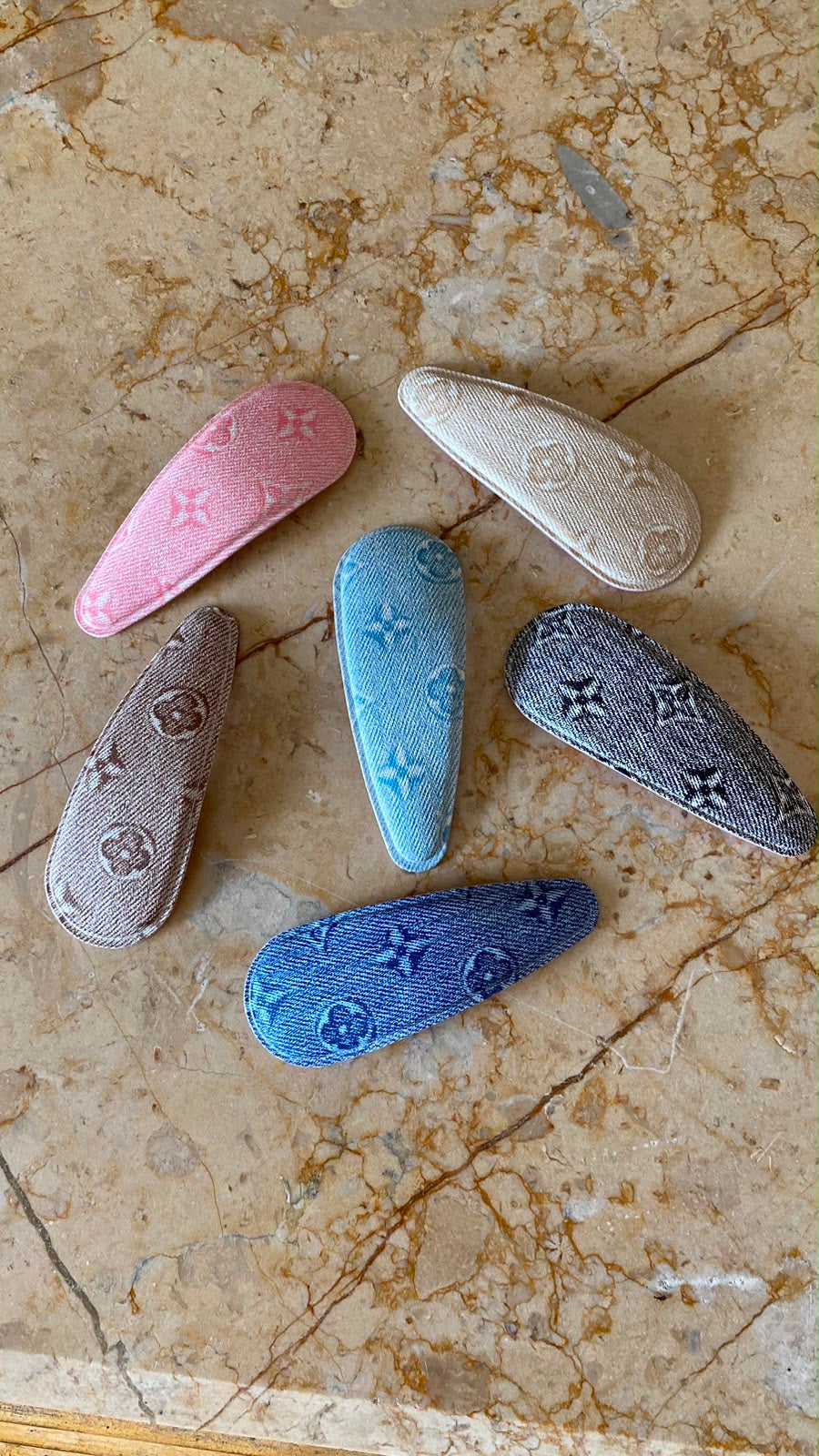 LV CLIPS