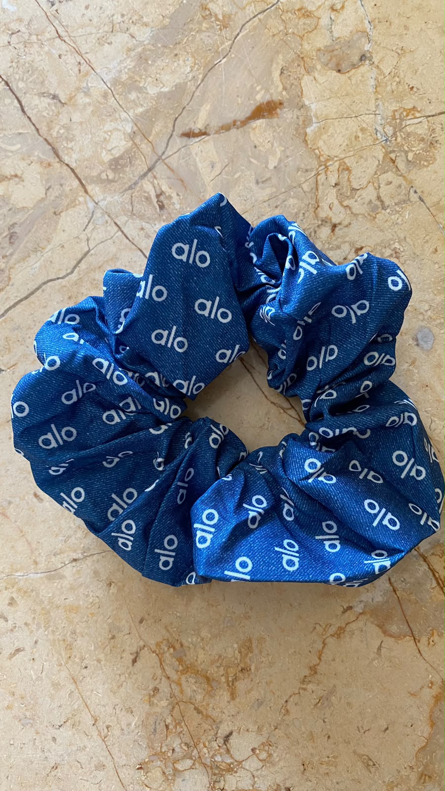 alo scrunchie