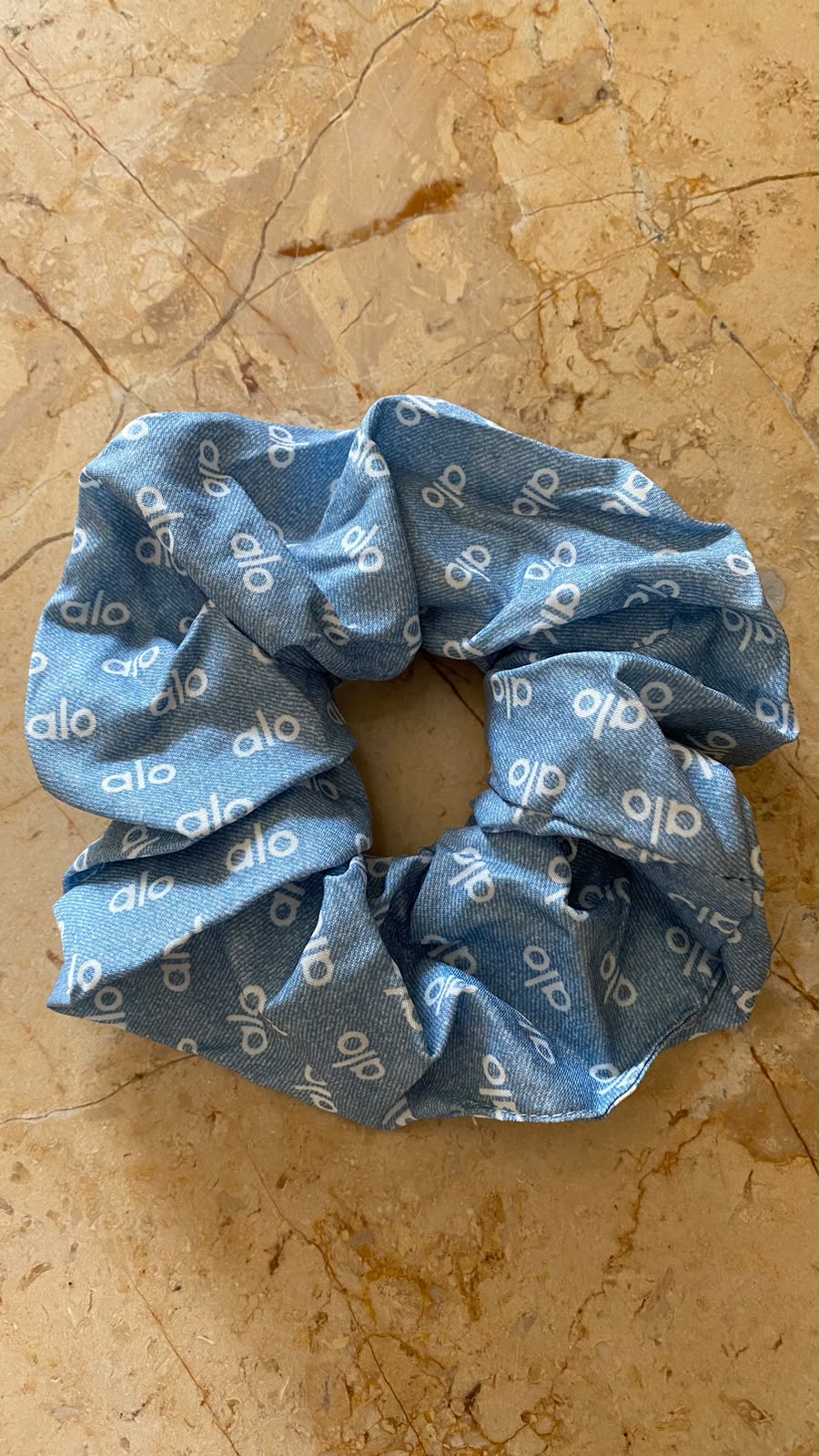 alo scrunchie