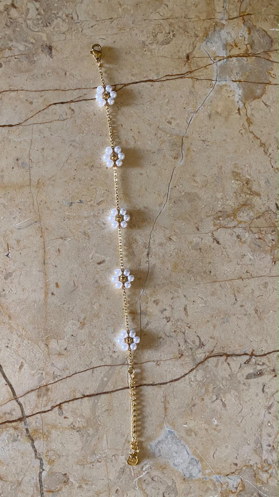 White daisy