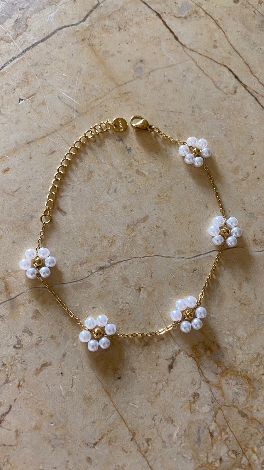 White daisy