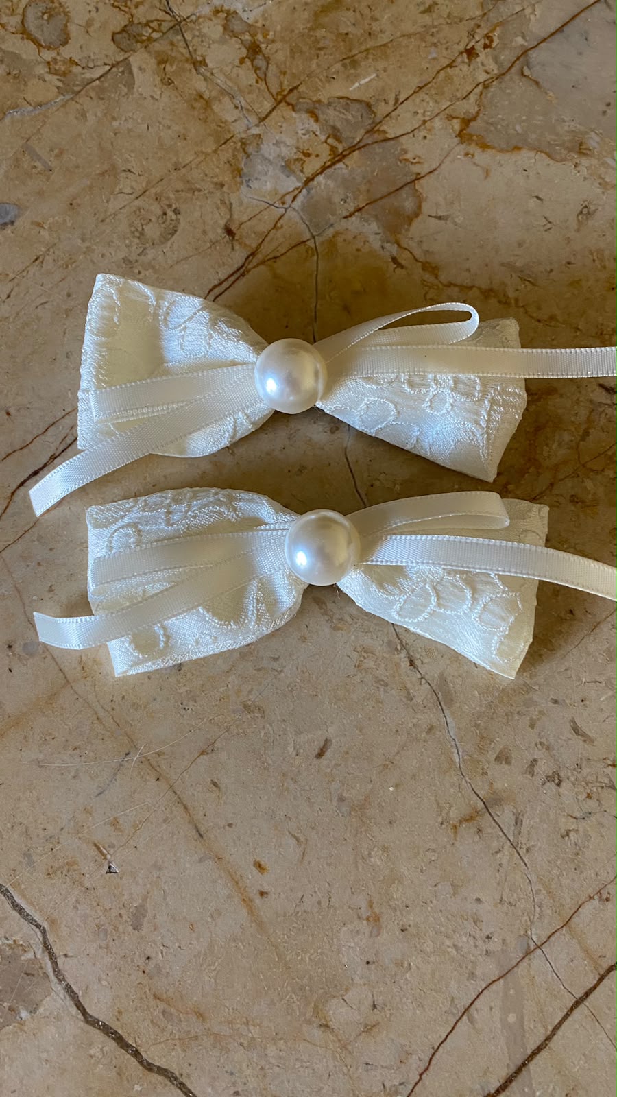 pearlace bow